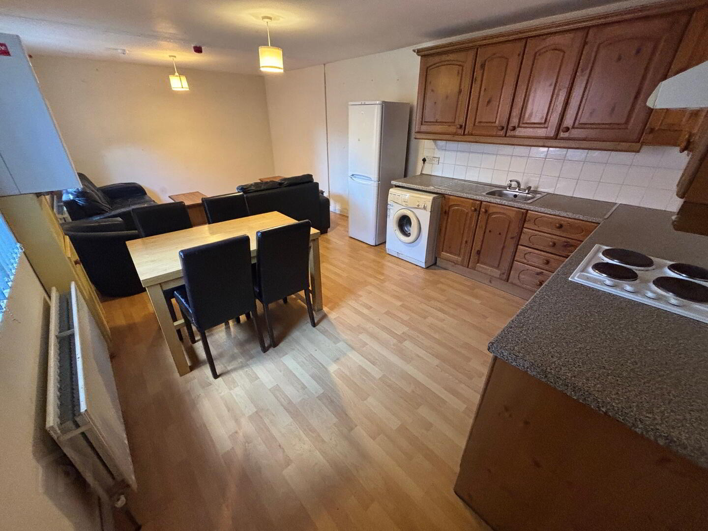 Great Location, 122b Fitzroy Avenue 9 of 23