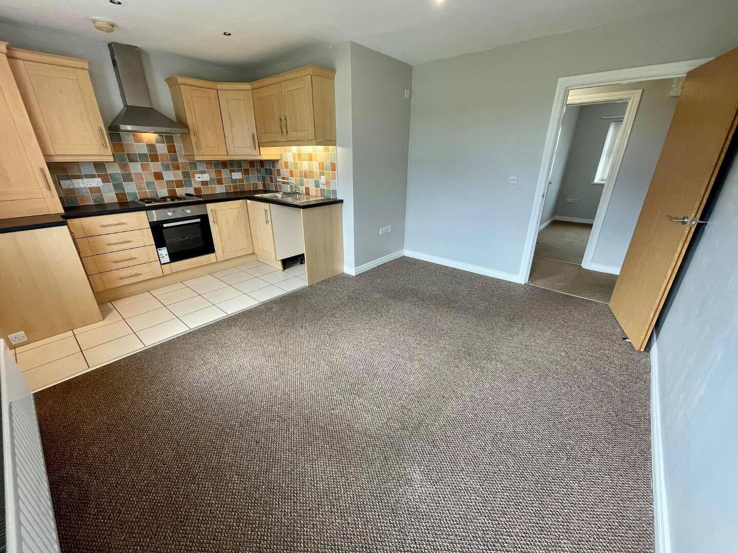 B, 41 Greenvale Road 3 of 12