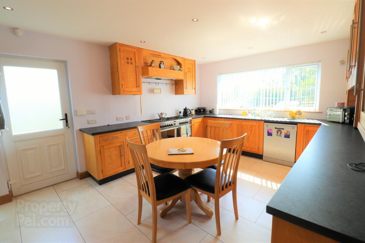 228 Battleford Road 6 of 16