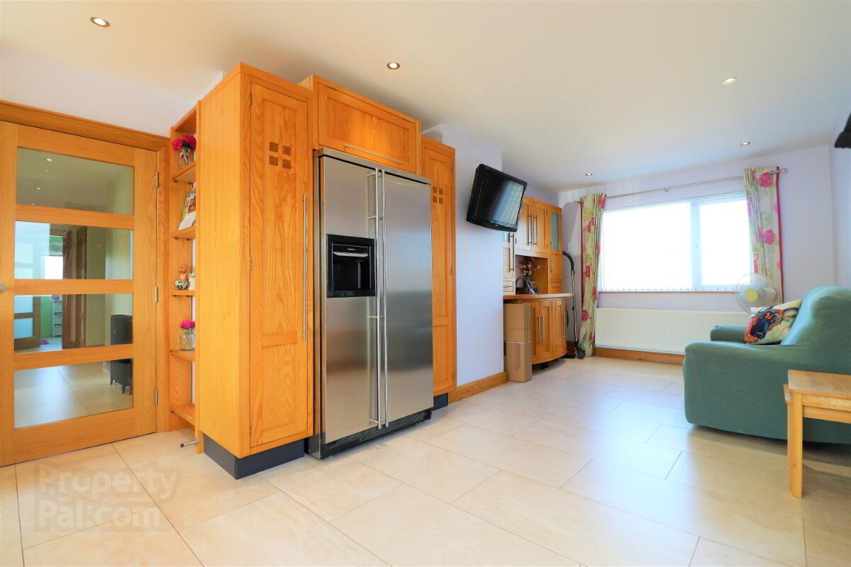 228 Battleford Road 7 of 16