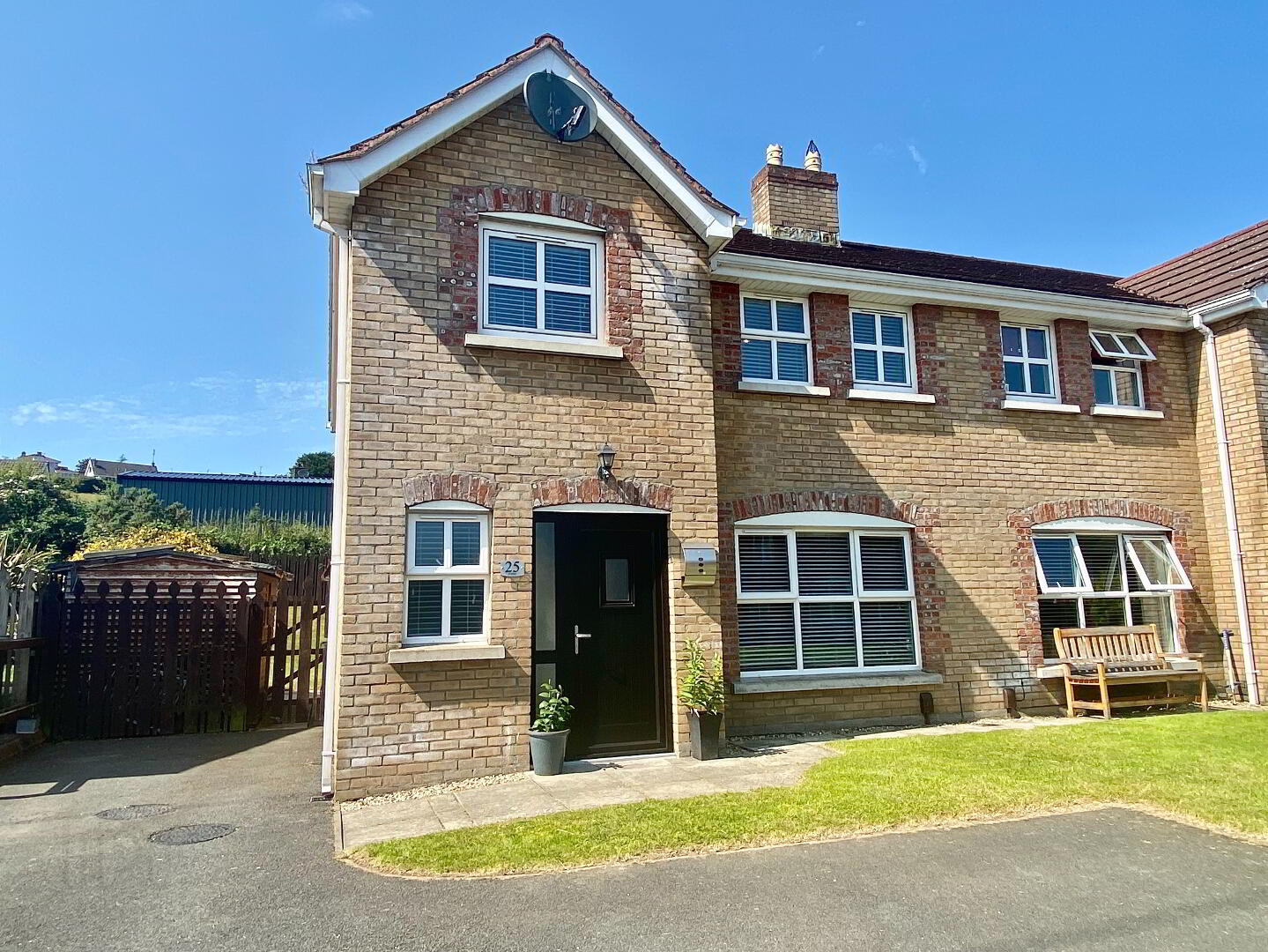 25 Ivy Mead Mews, L'Derry