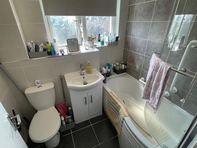 5 Dunclug Gardens 7 of 11