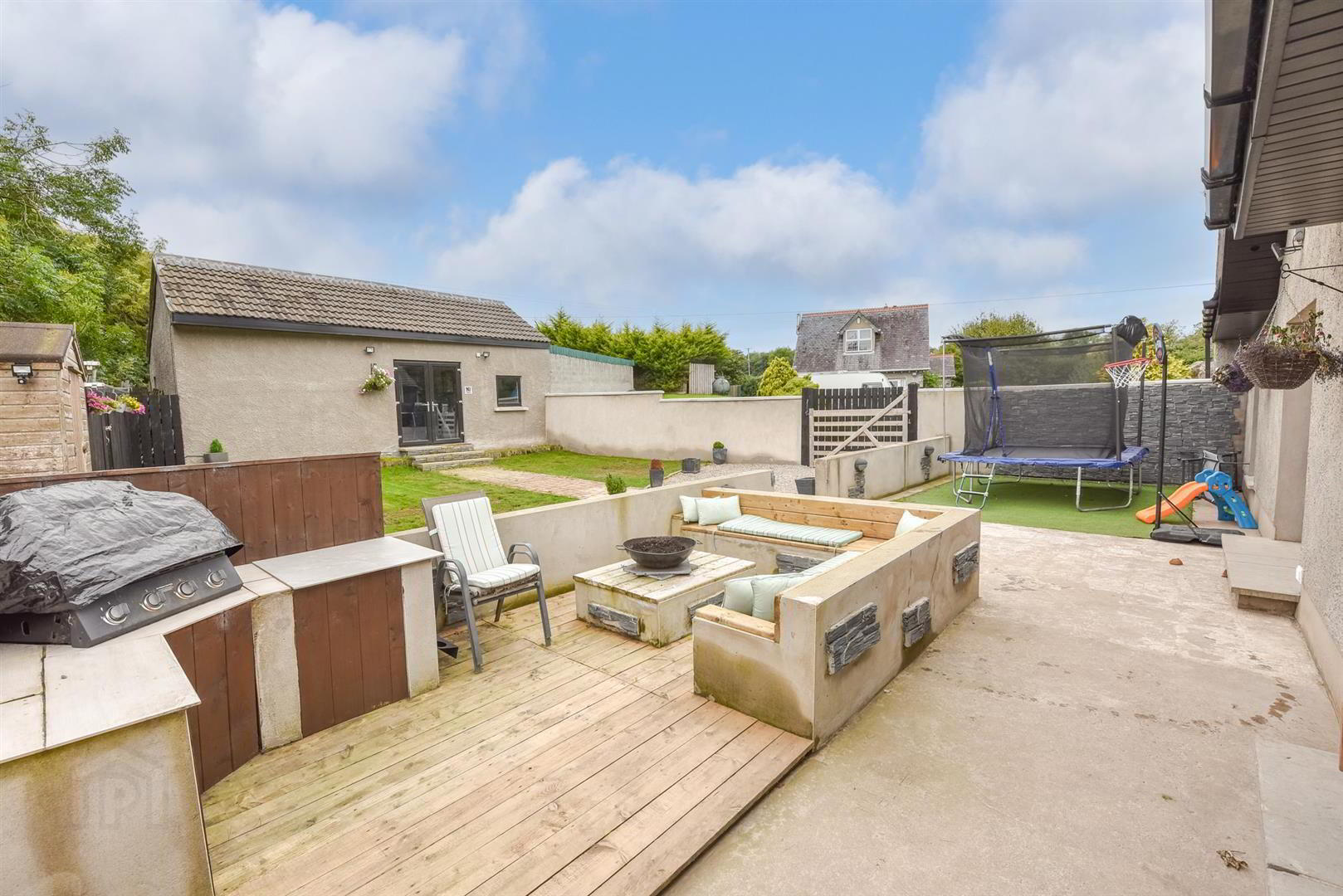 11a Cardy Road East 24 of 26