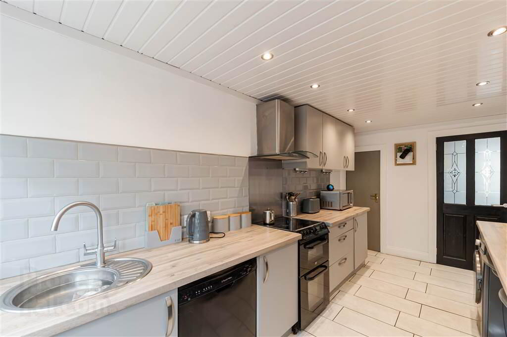 56 Milfort Avenue 17 of 36
