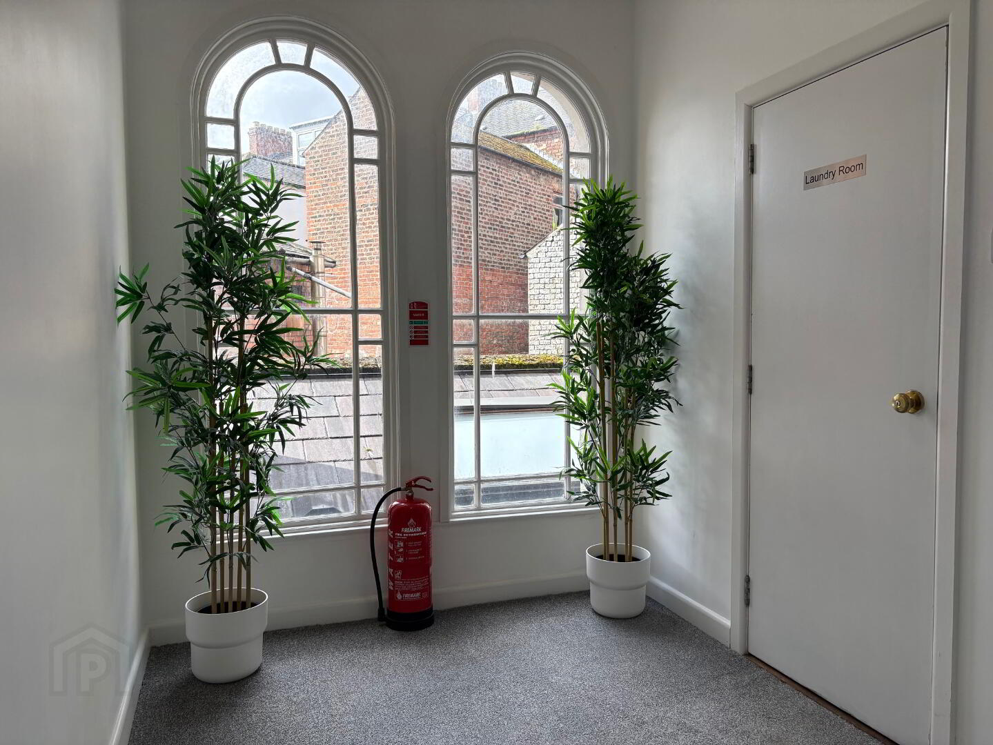 Apt 1 43 Cromwell Road 12 of 14
