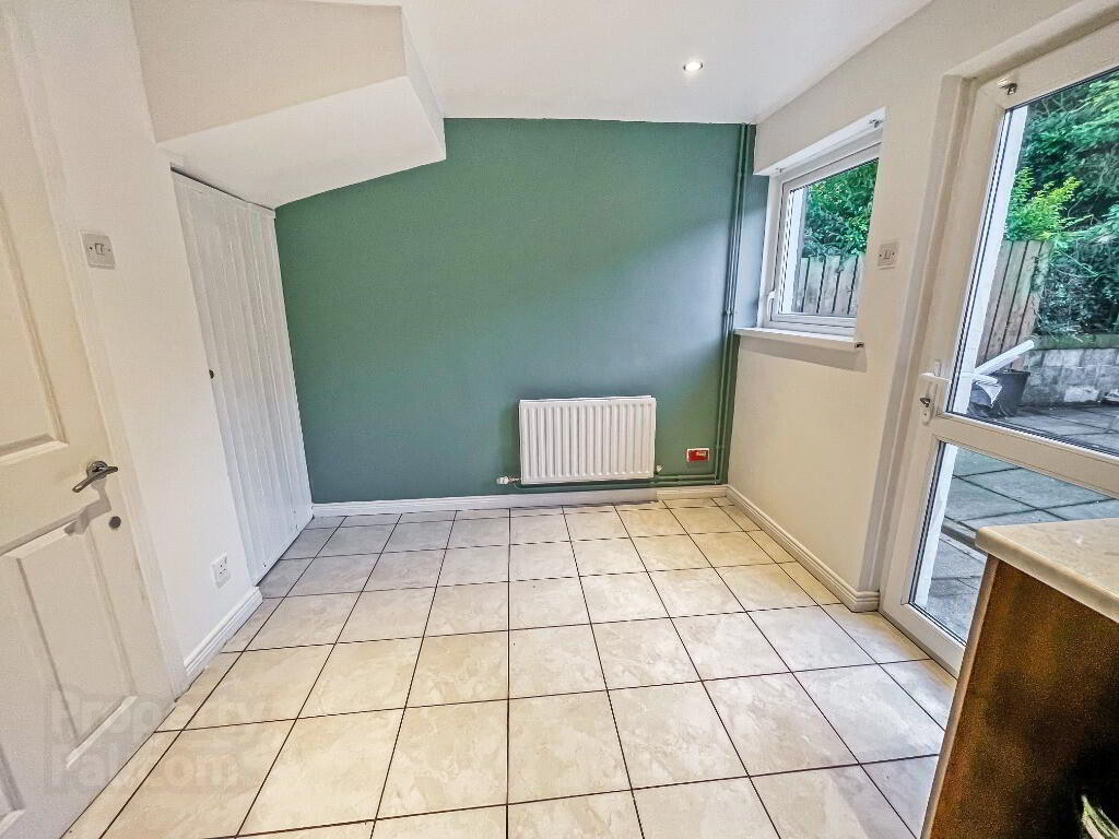 26 Hillview Avenue 6 of 12