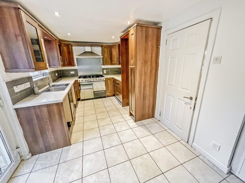 26 Hillview Avenue 5 of 12