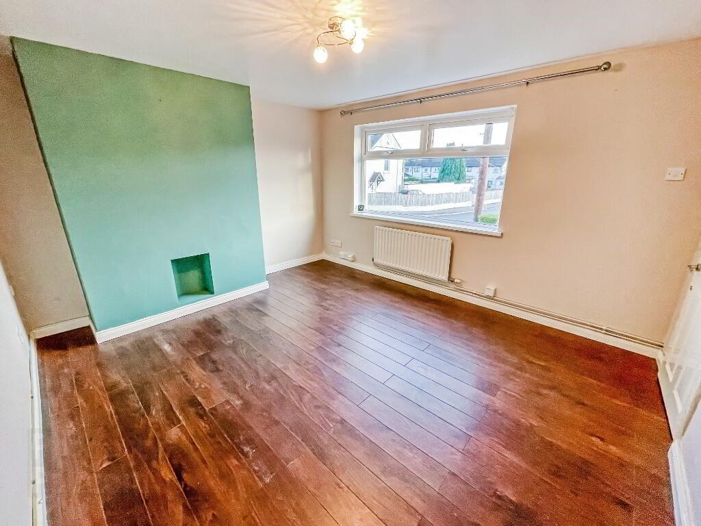 26 Hillview Avenue 3 of 12