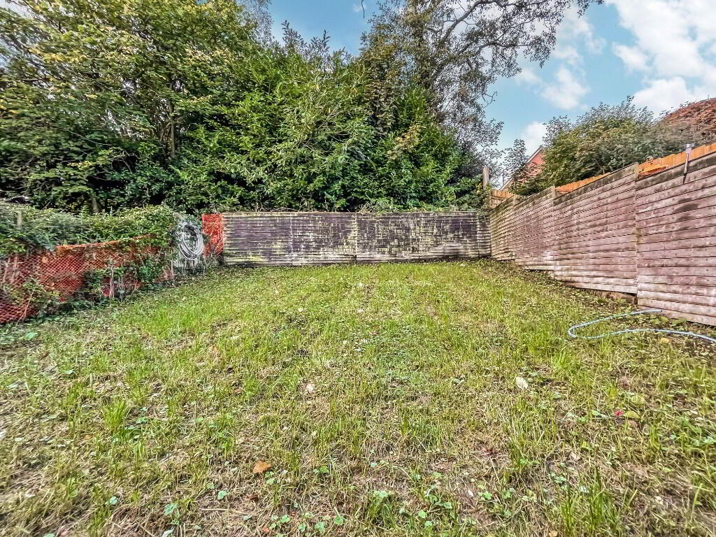 26 Hillview Avenue 12 of 12