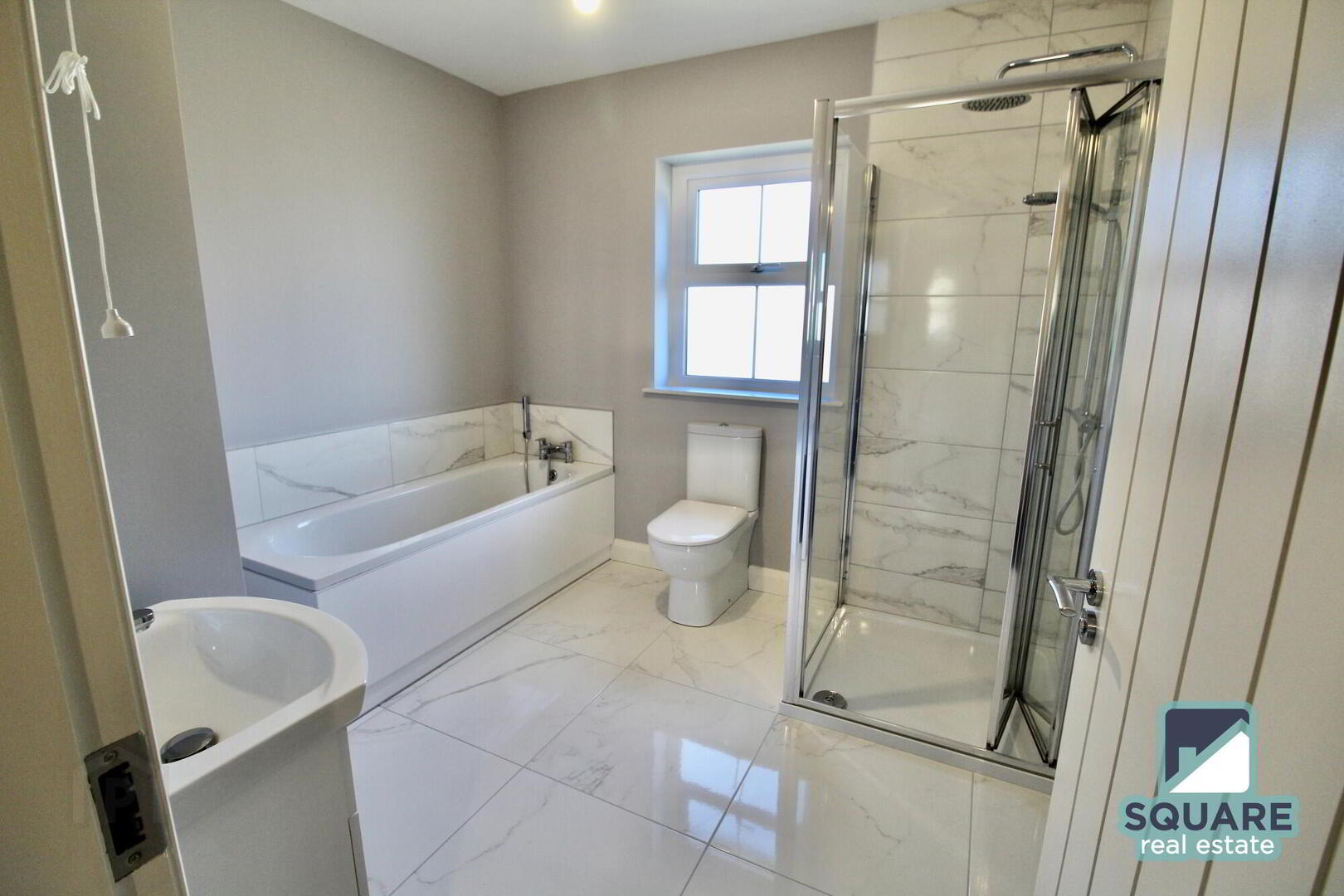 25 Roxborough Manor Moy 17 of 20