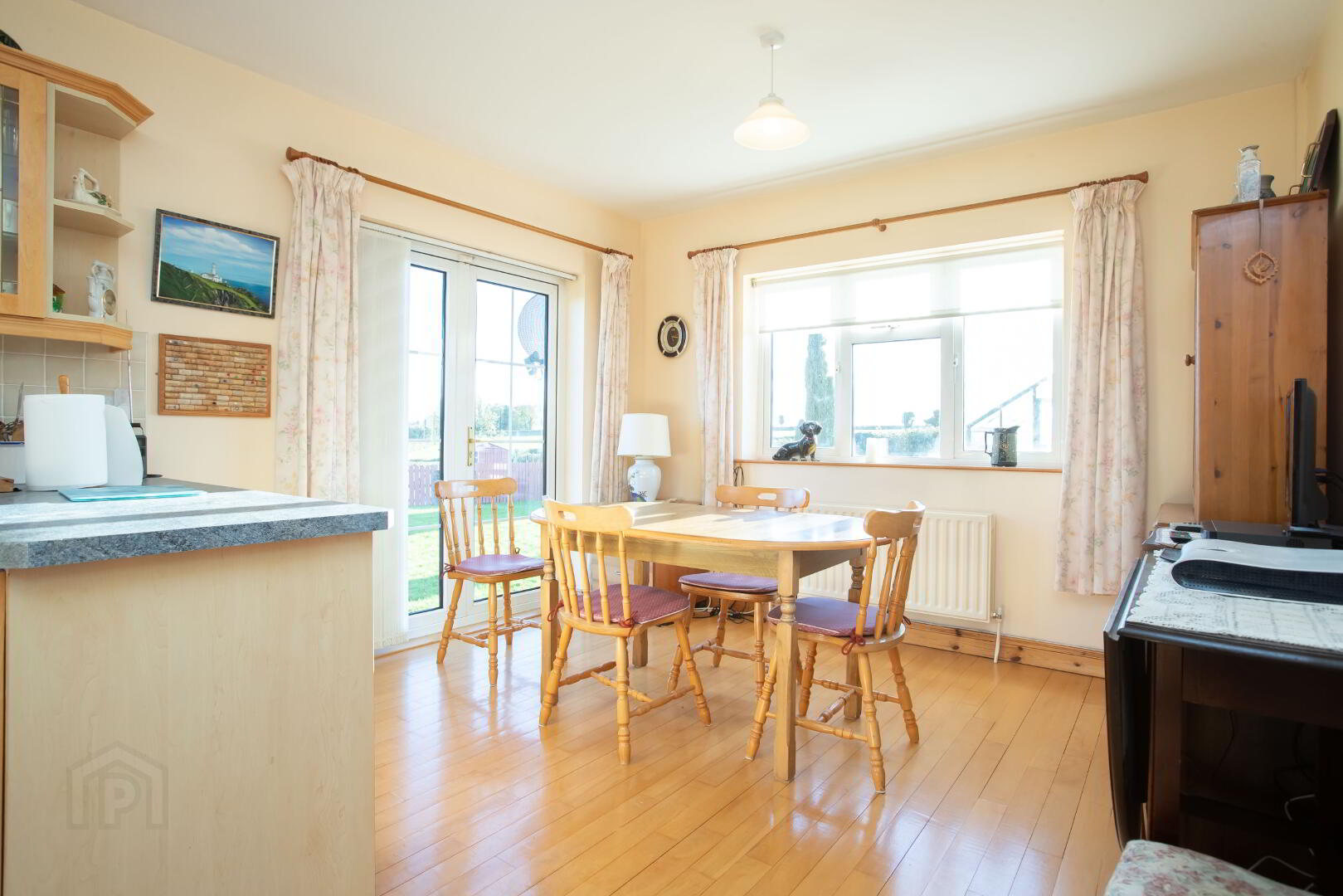 Oak Lodge, Carntown