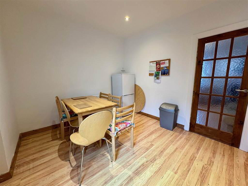 31 Glenvarlock Street 7 of 12