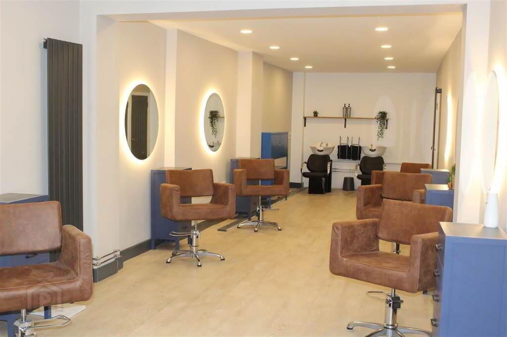 Hair Salon Chairs For Rent, 10 Market Street 3 of 6