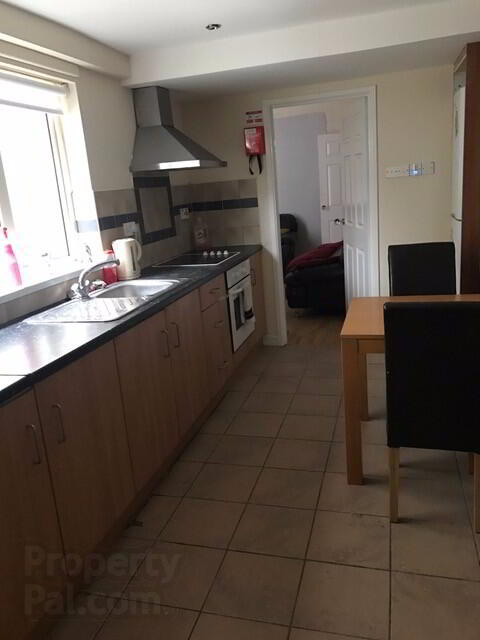 **student Property**, 20 Barry Street