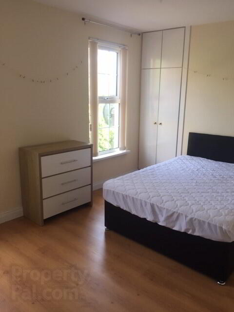 ***student Let***, 7 Stewarts Terrace 9 of 15