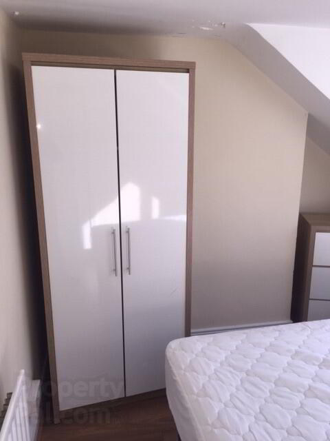 ***student Let***, 7 Stewarts Terrace 11 of 15