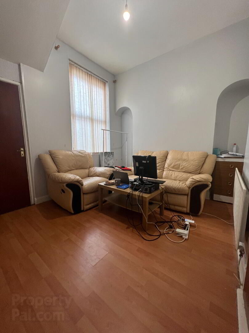 Unit 1, 35 Cromwell Road 4 of 7
