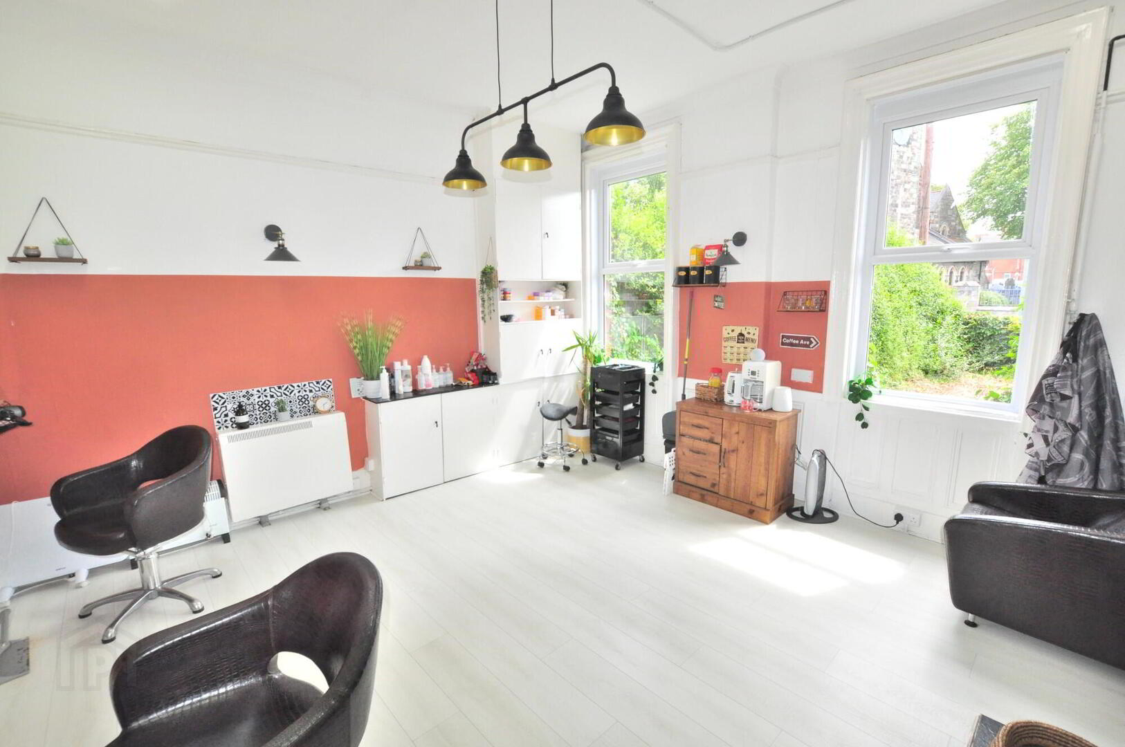 Room 2, 126 Bloomfield Avenue 3 of 4