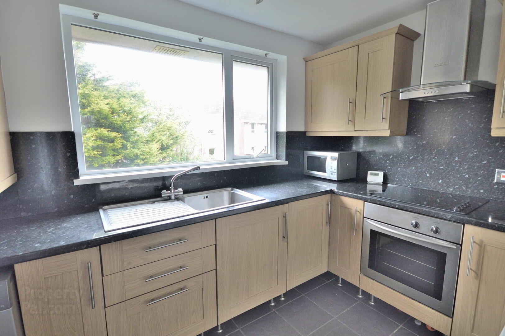 15a Manor Avenue 5 of 13