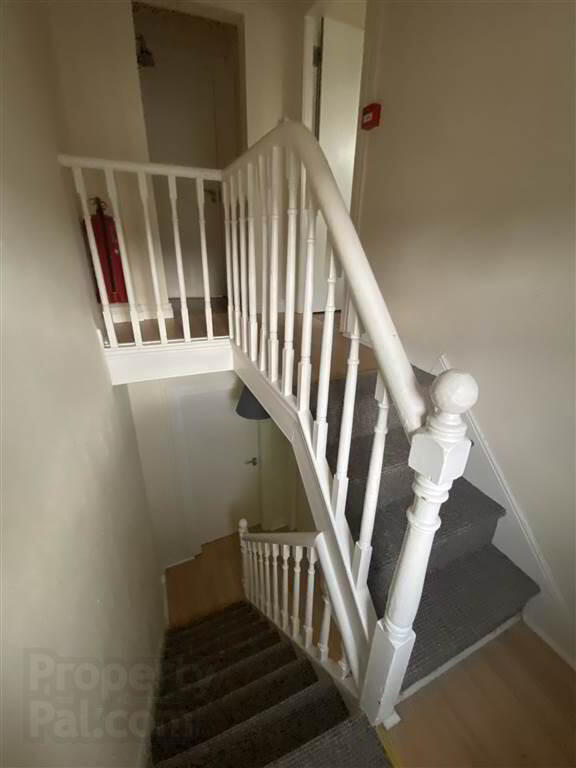 20 St Ives Gardens 7 of 13