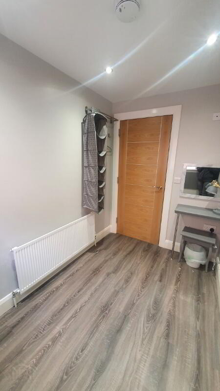 Apt 3, 61 Eglantine Avenue 8 of 11