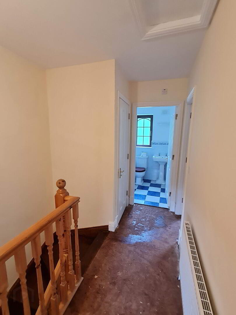 1 Mac Raghnaill Court