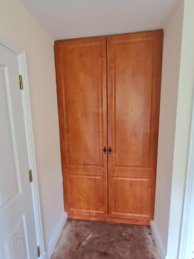 1 Mac Raghnaill Court