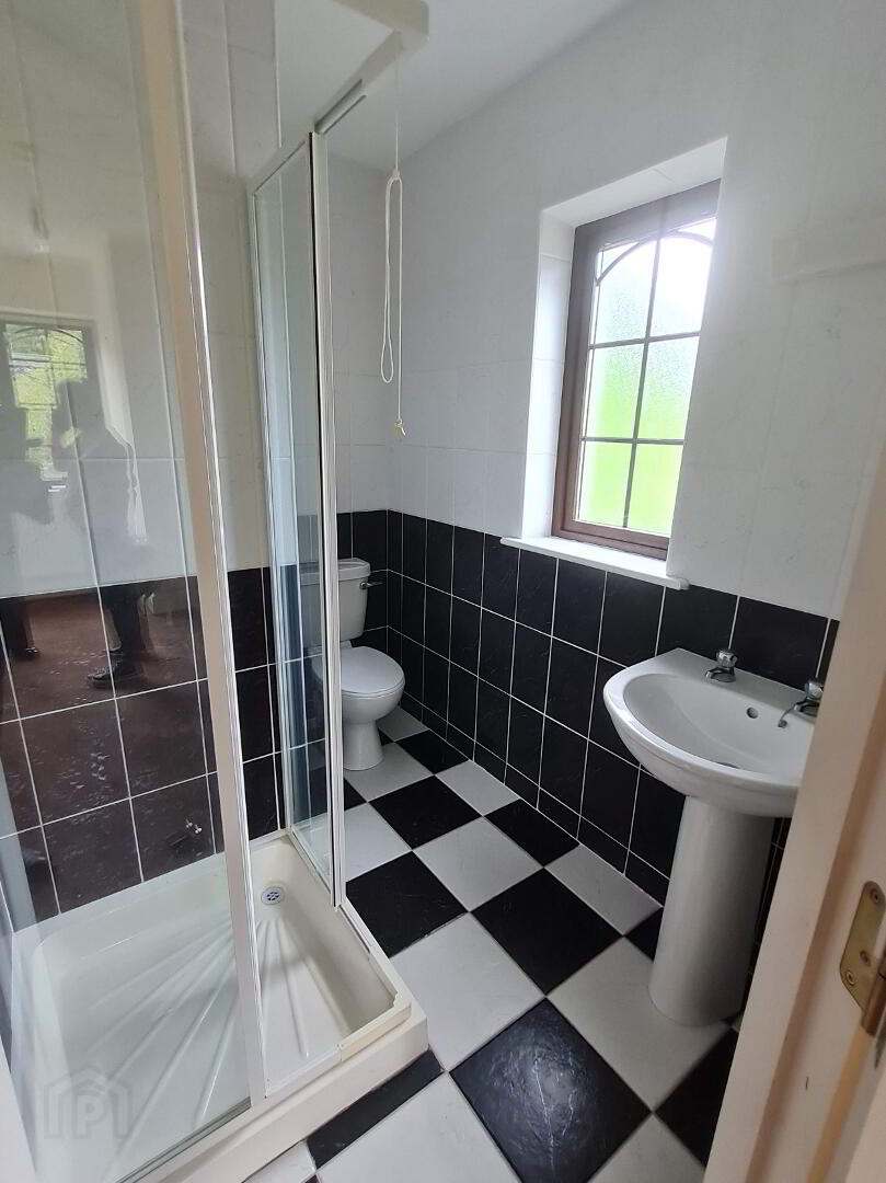 1 Mac Raghnaill Court