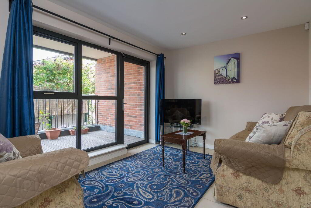Wallace Apartments, 30 Wallace Avenue 6 of 17