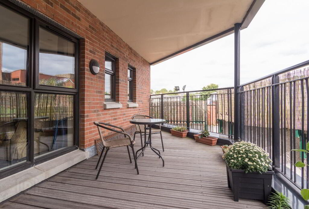 Wallace Apartments, 30 Wallace Avenue 7 of 17