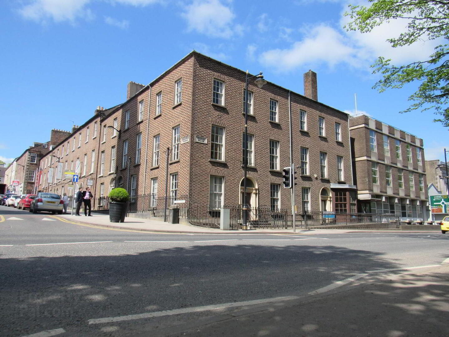 1 Development / Refurbishment Opportunity, And 2 Gos, 22 Russell Street