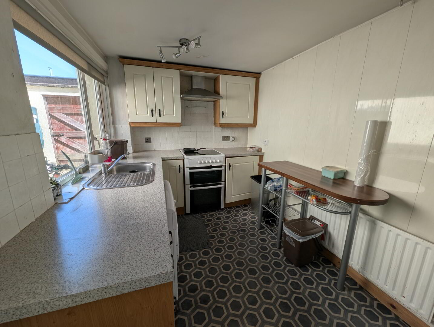 6 Tavanagh Gardens 4 of 9