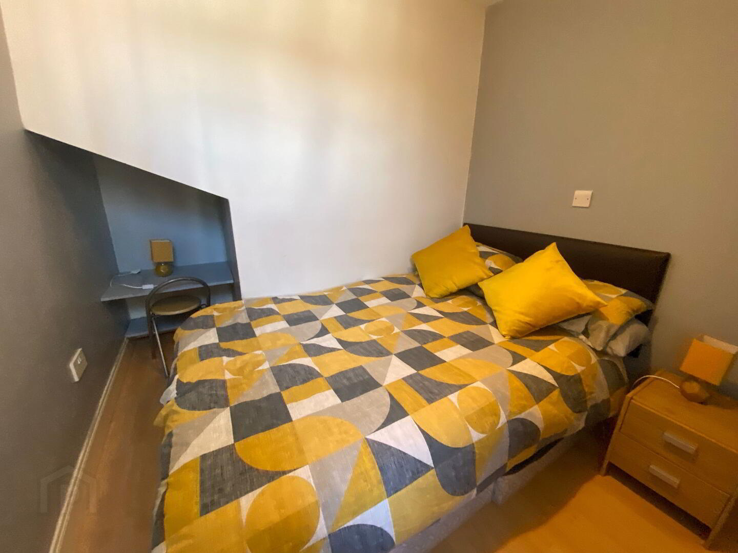 Wolseley Street, Room 1 7 of 11