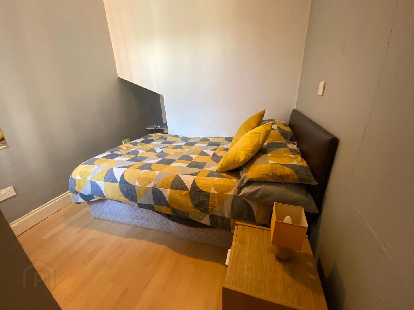 Wolseley Street, Room 1 8 of 11