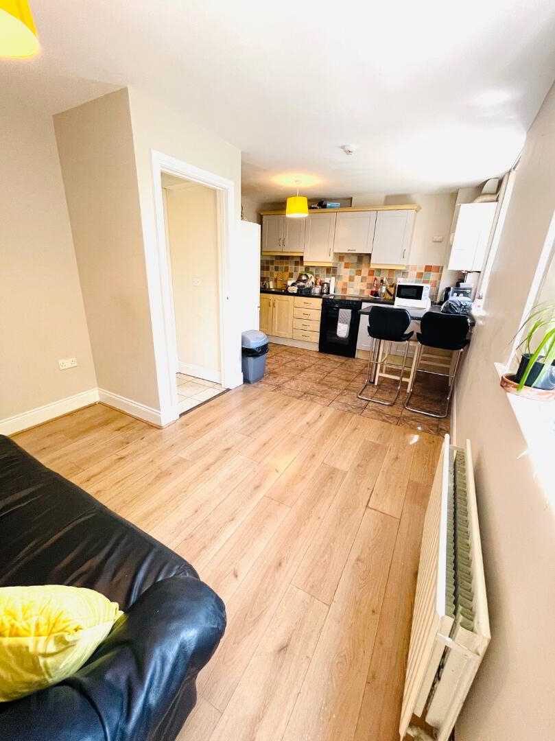 Wolseley Street, Room 2 4 of 12