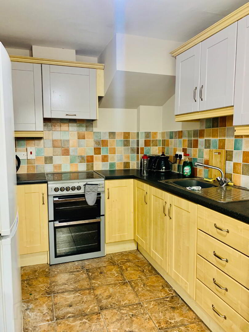 Wolseley Street, Room 2 3 of 12