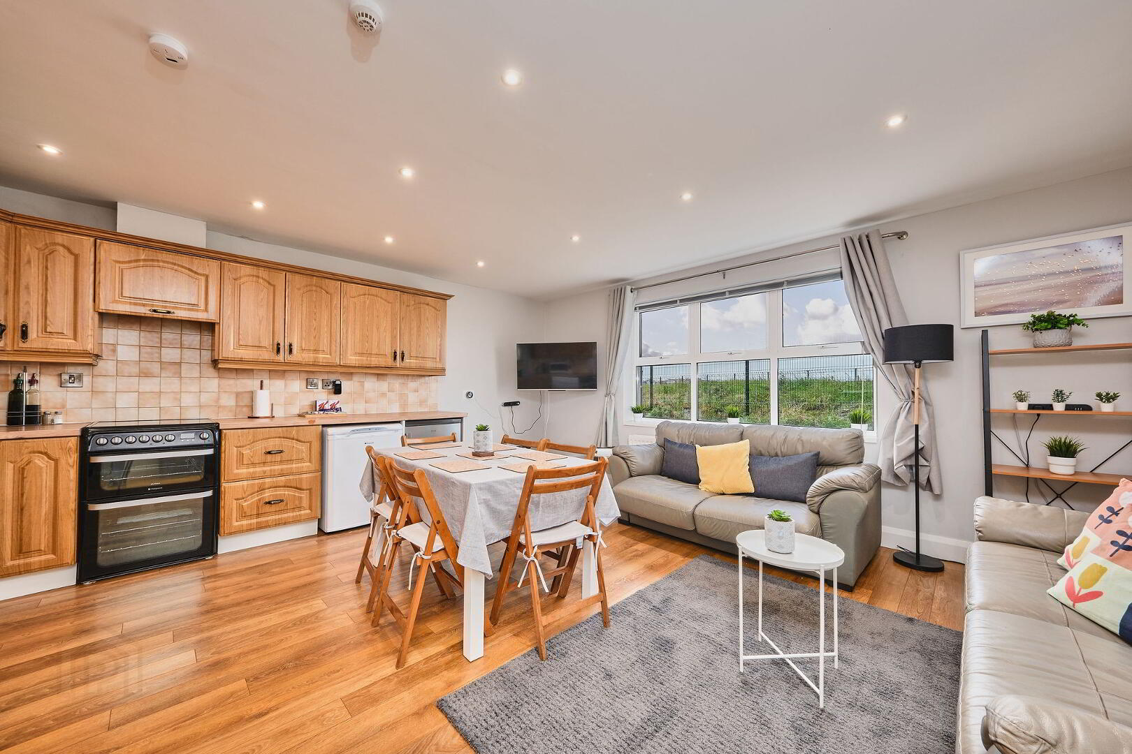 Dunluce Park (From Sept 2025), 48 Eglinton Street 1 of 30