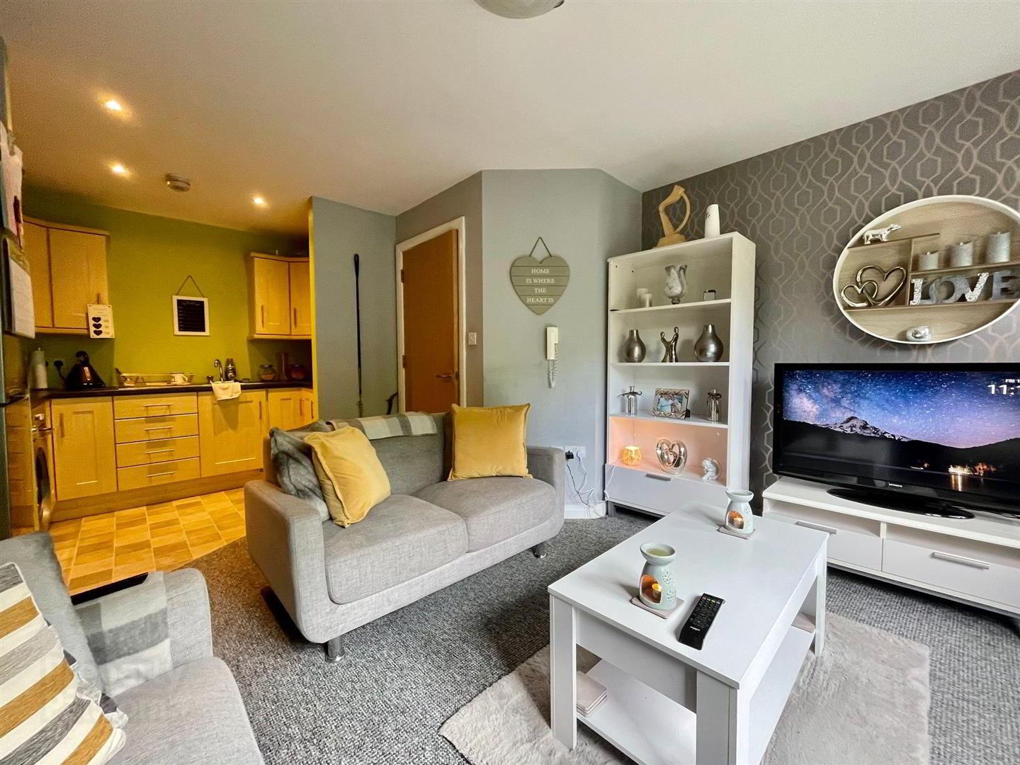 Apt 42 (252a) 6 of 11