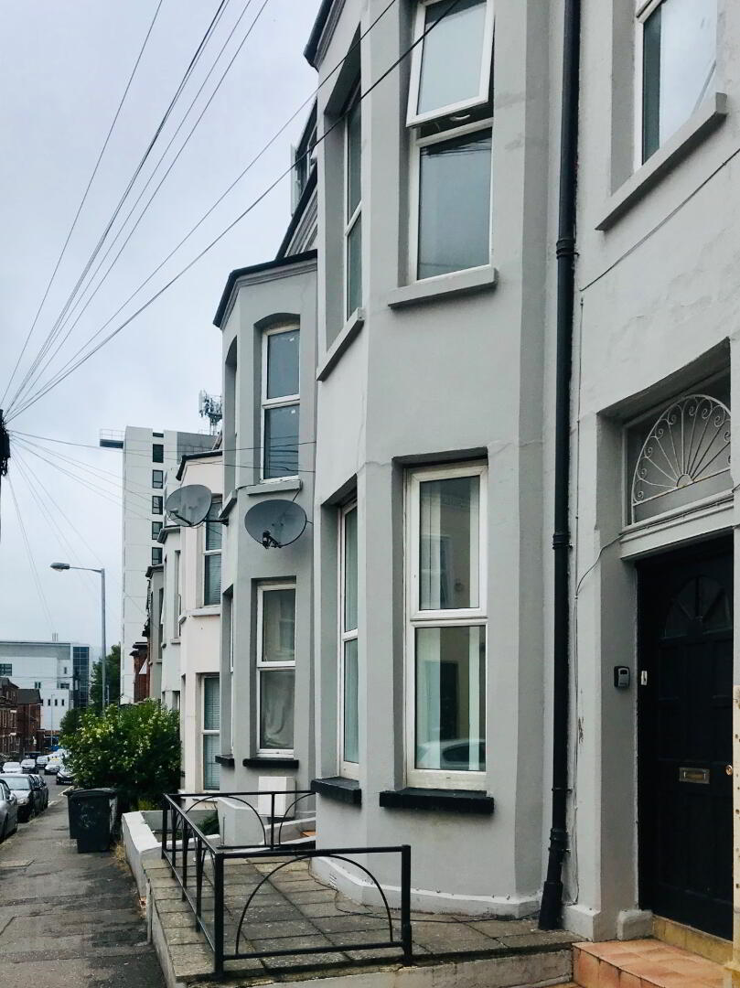 Camden Street, Room 1 1 of 12