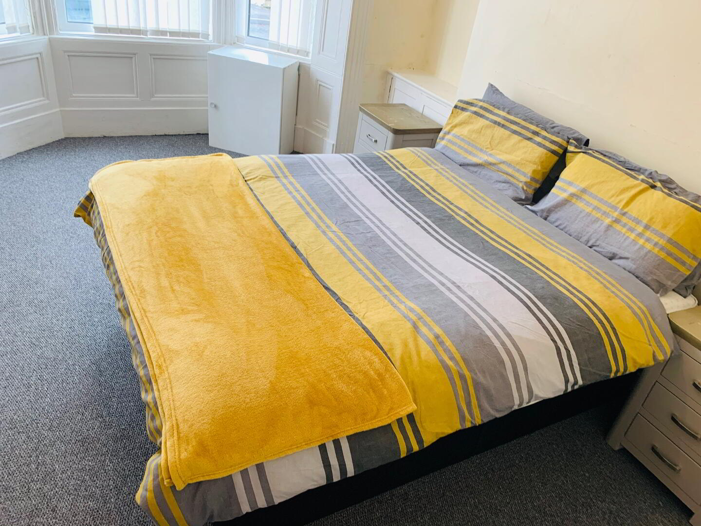 Camden Street, Room 1 9 of 12