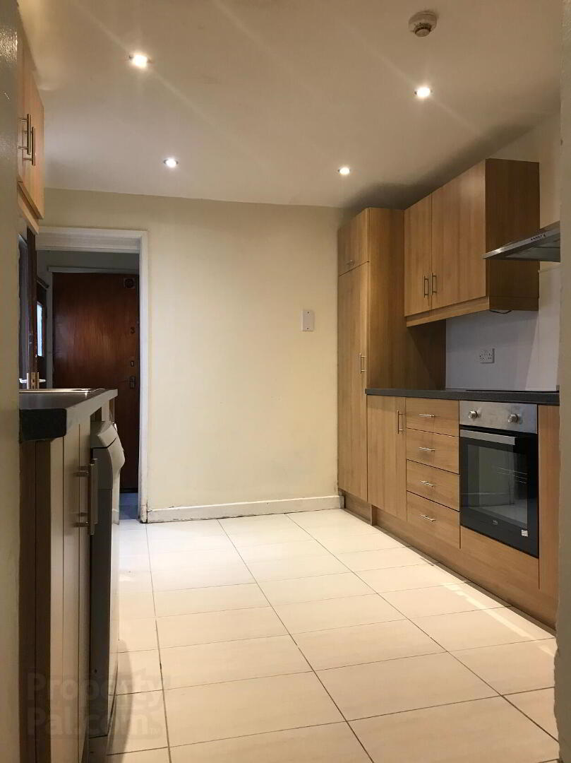 Camden Street, Room 1 2 of 12