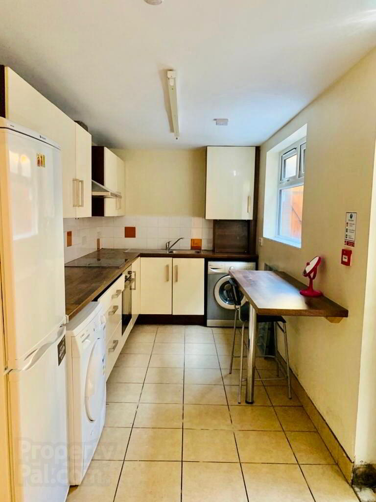 Balfour Avenue, Room 1 3 of 9