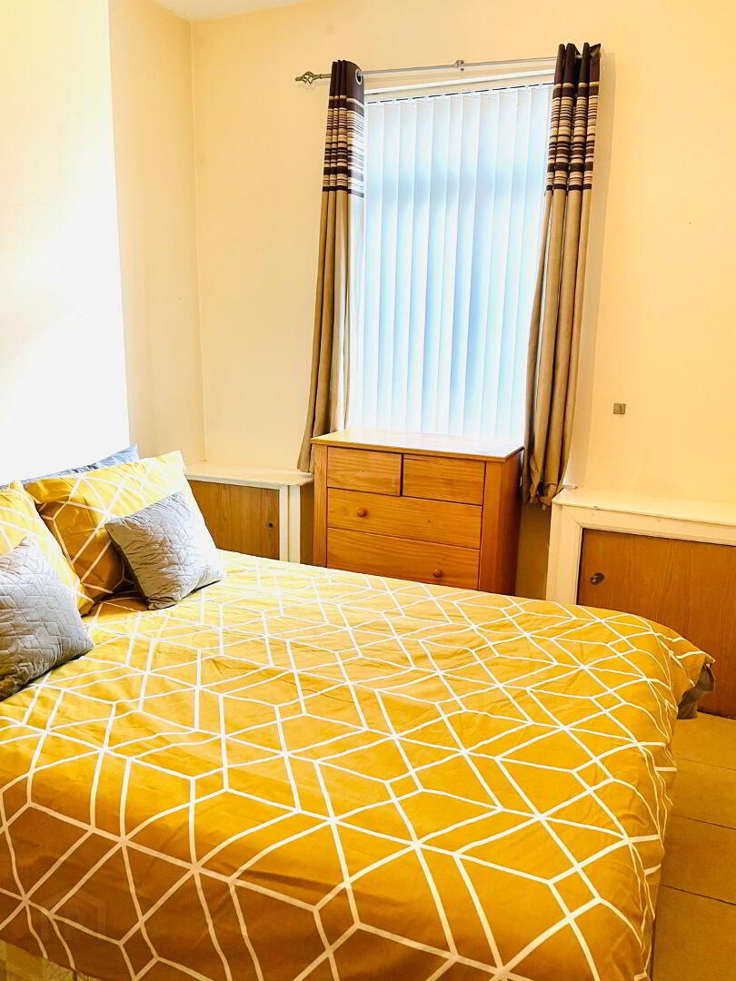 Balfour Avenue, Room 1 6 of 9