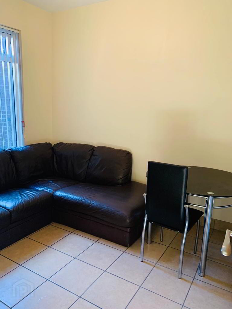 Balfour Avenue, Room 1 4 of 9