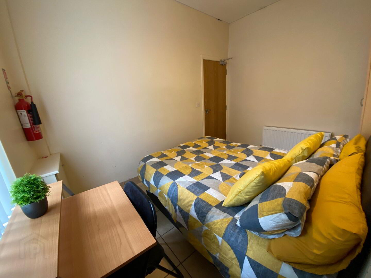 Balfour Avenue, Room 1 9 of 10