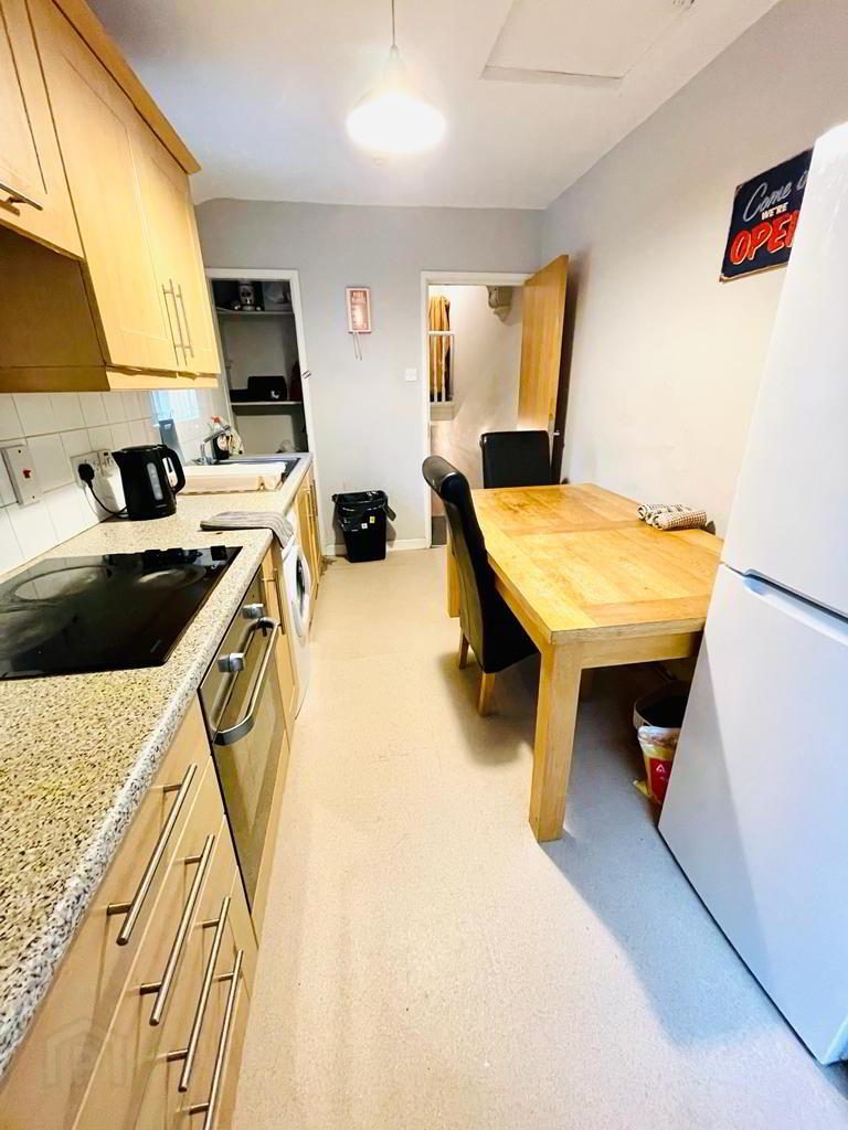 Westminster Street, Room 5 6 of 10