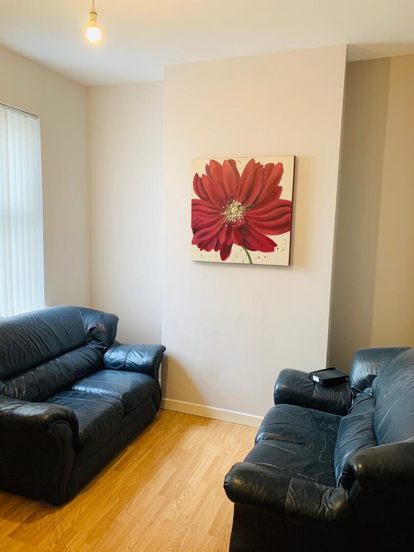 Westminster Street, Room 5 8 of 10