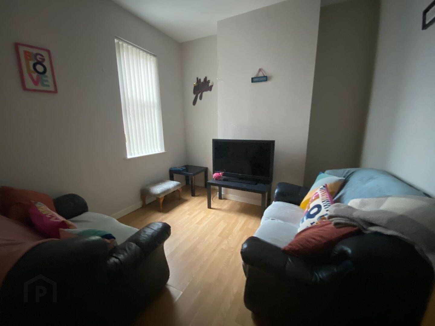 Westminster Street, Room 5 4 of 10