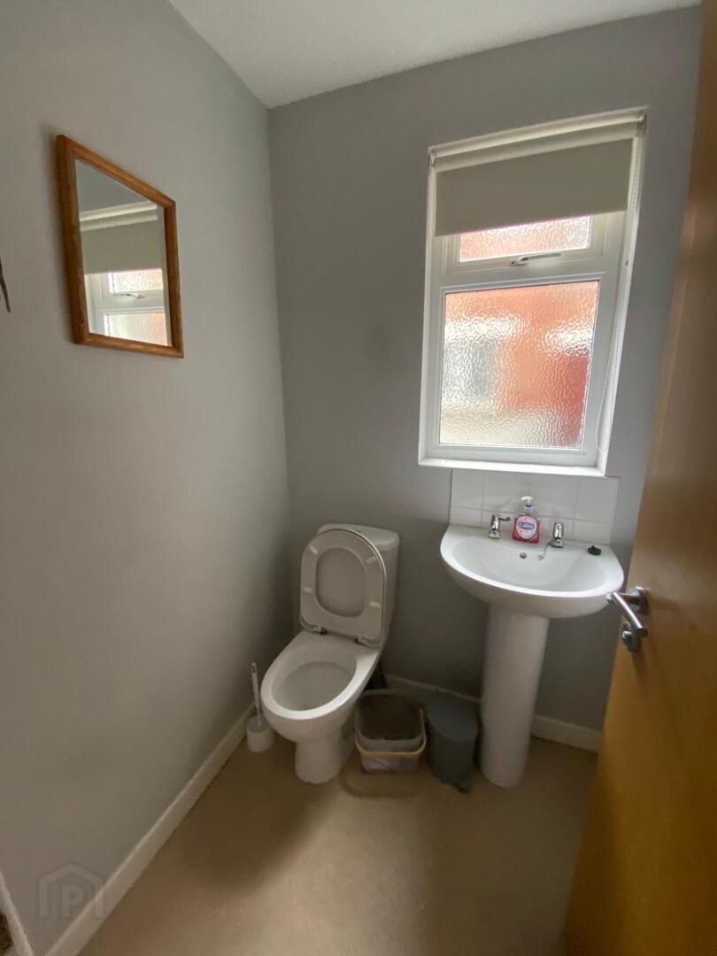 Westminster Street, Room 5 10 of 10