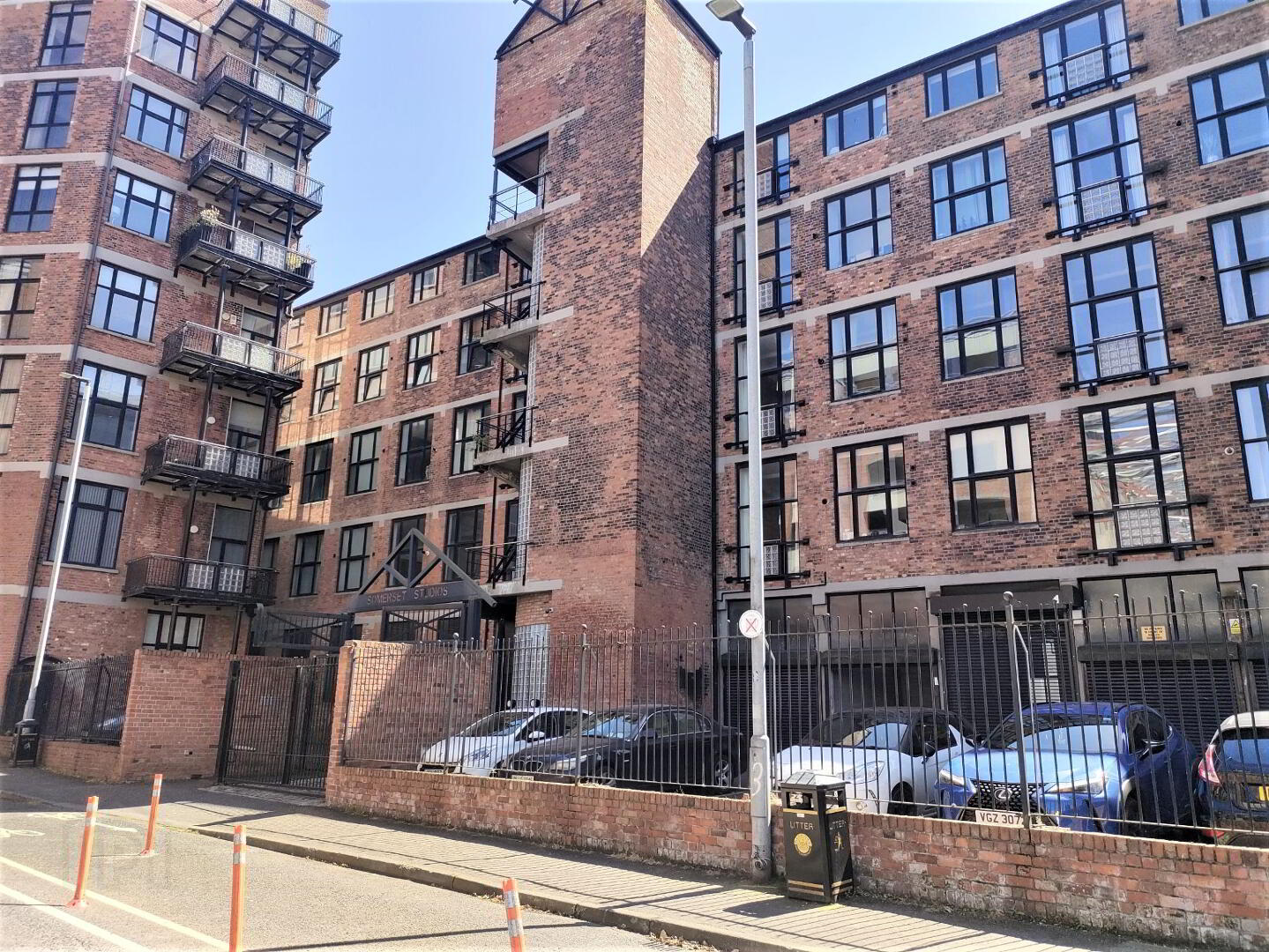 101 Somerset Studios, Marcus Ward Street 1 of 14